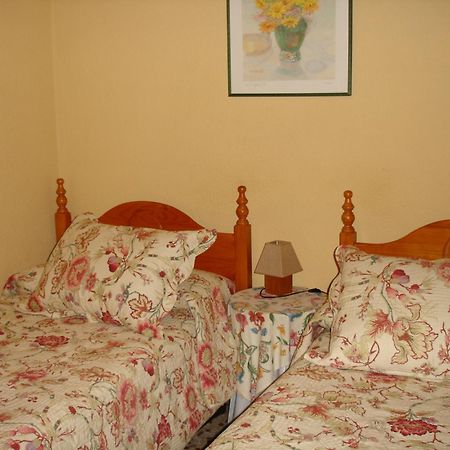 Hostal Puerta Bonita Vista Alegre Madrid Extérieur photo
