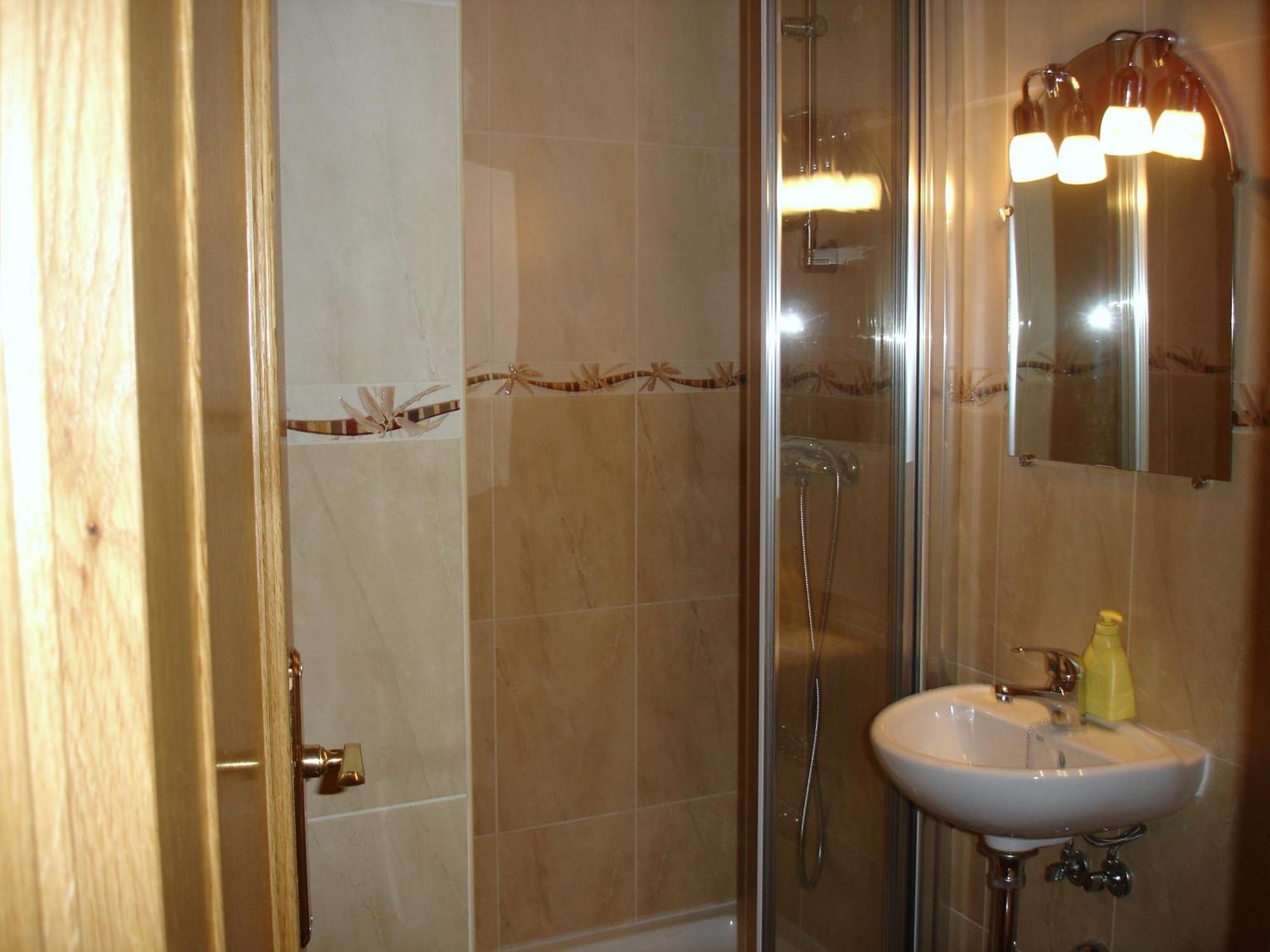 Hostal Puerta Bonita Vista Alegre Madrid Extérieur photo