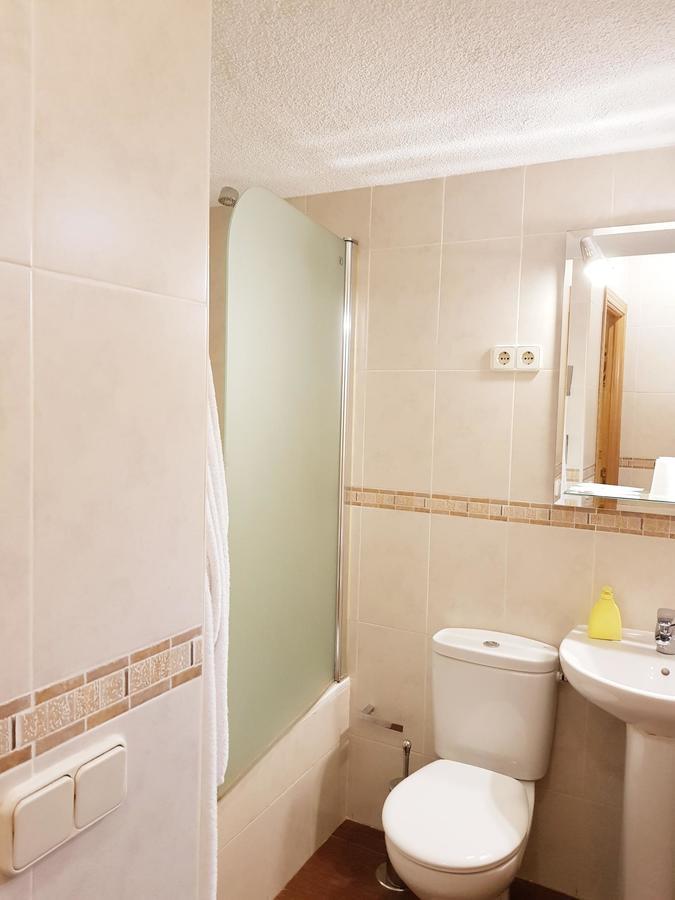 Hostal Puerta Bonita Vista Alegre Madrid Extérieur photo