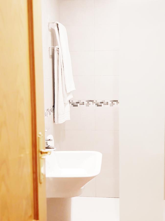 Hostal Puerta Bonita Vista Alegre Madrid Extérieur photo