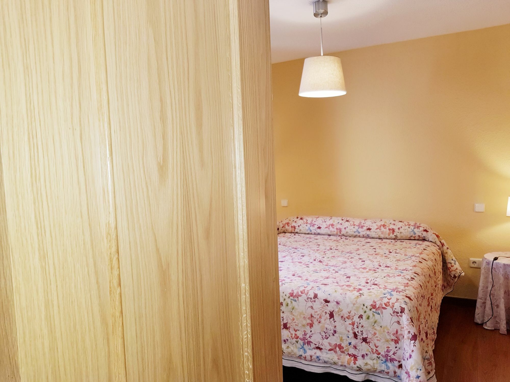 Hostal Puerta Bonita Vista Alegre Madrid Extérieur photo