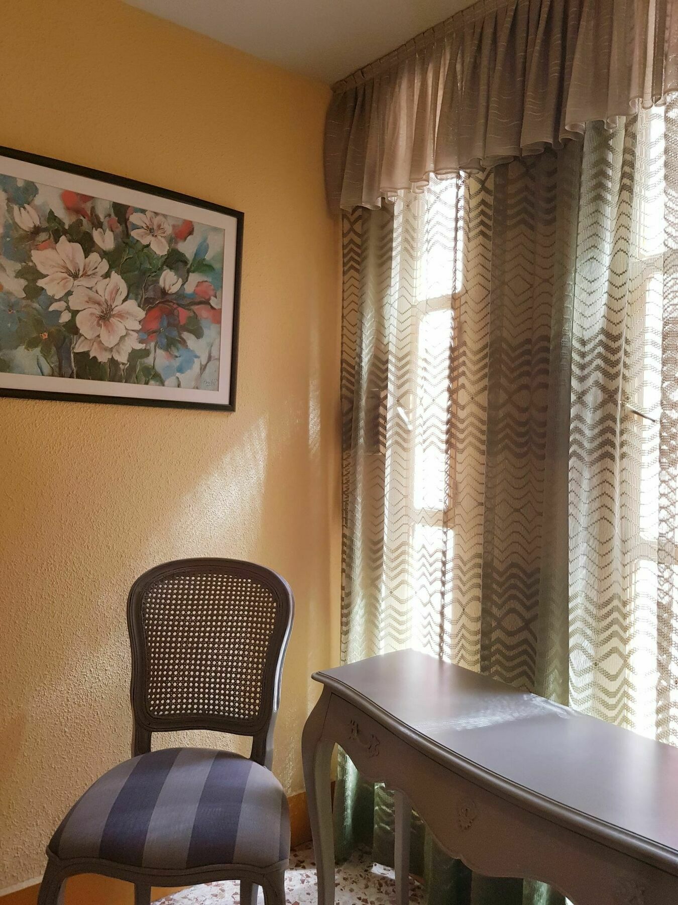 Hostal Puerta Bonita Vista Alegre Madrid Extérieur photo