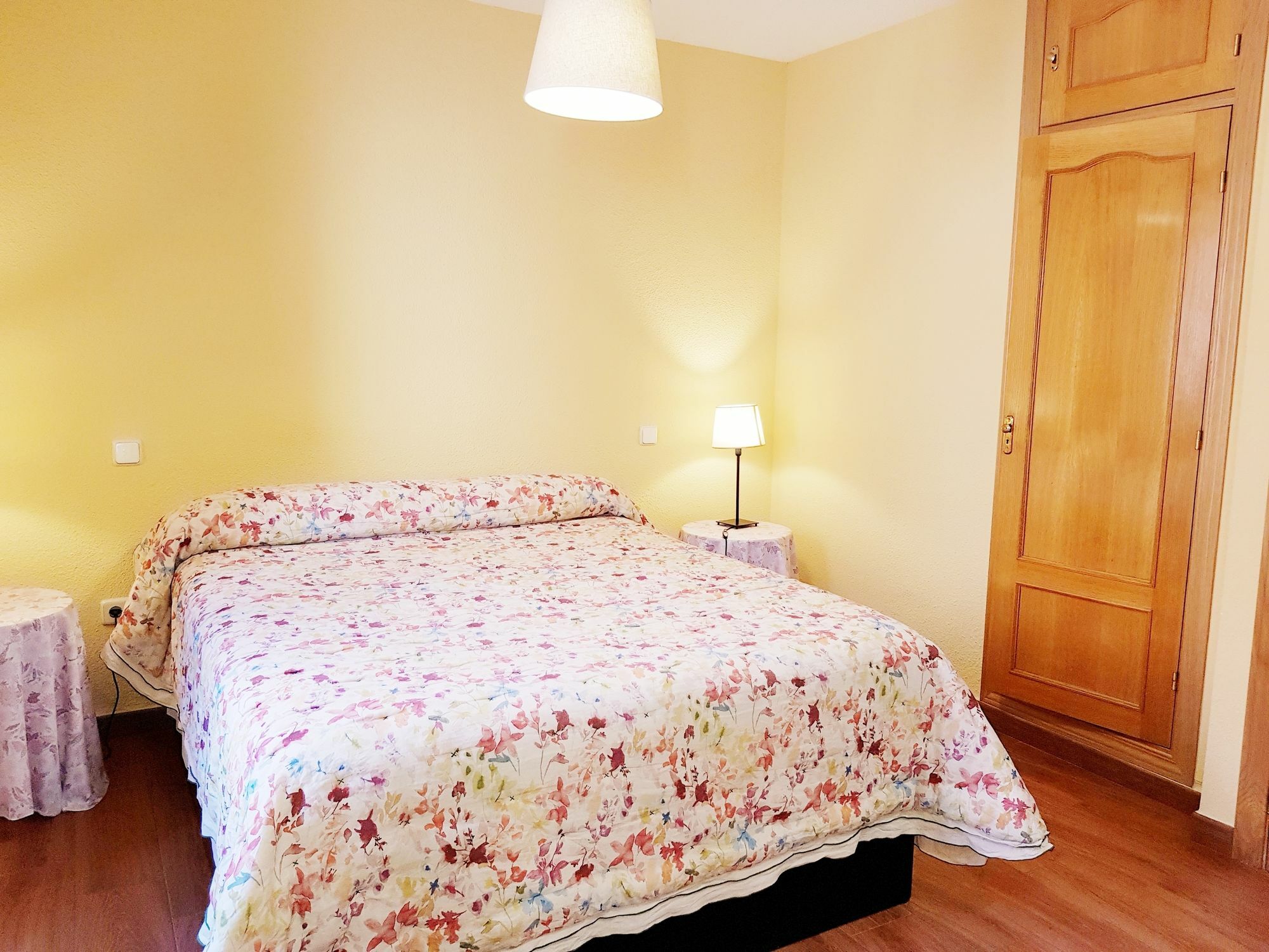 Hostal Puerta Bonita Vista Alegre Madrid Extérieur photo